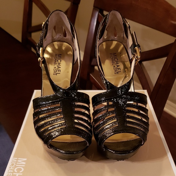 Michael Kors Black Patent Sandals - Picture 1 of 5